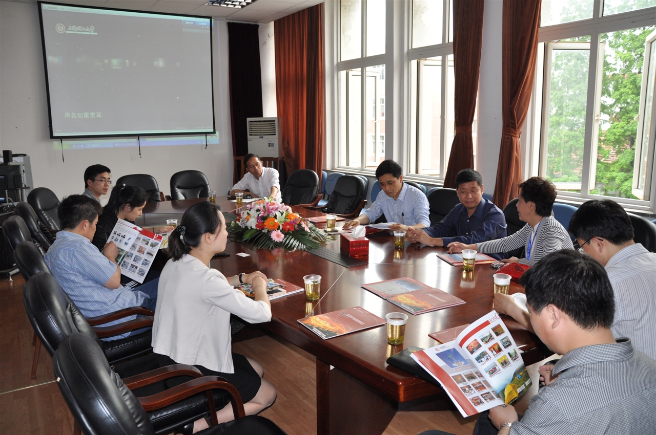 充分發(fā)揮校友資源 積極開展校企合作